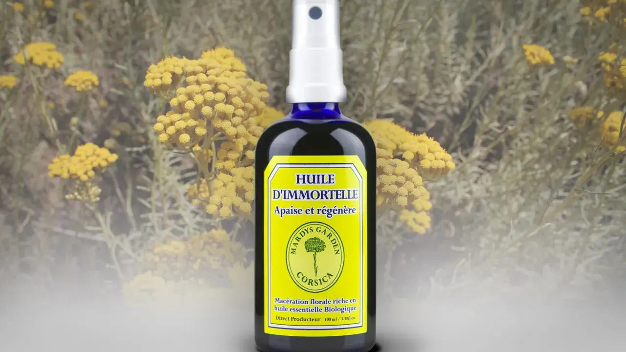 Flacon d'huile essentielle d'immortelle bio, idéale pour apaiser et régénérer la peau. Son utilisation est simple et efficace.
