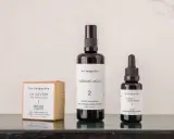 Savon, hydrolat et soin quotidien pour peau sèche et mature. Une routine complète pour hydrater et nourrir.