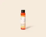 Flacon d'huile d'argan Aroma-Zone. Bien que ses effets secondaires soient rares, cette huile est réputée pour ses bienfaits régénérants et nourrissants.