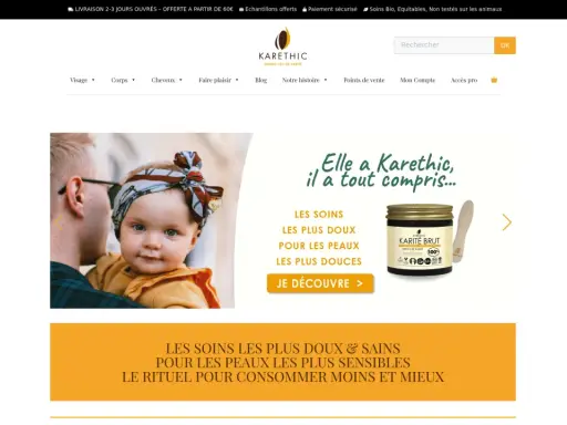 Un père tient son bébé, un exemple d'émollient Karethic est présenté. Soins doux pour peaux sensibles.